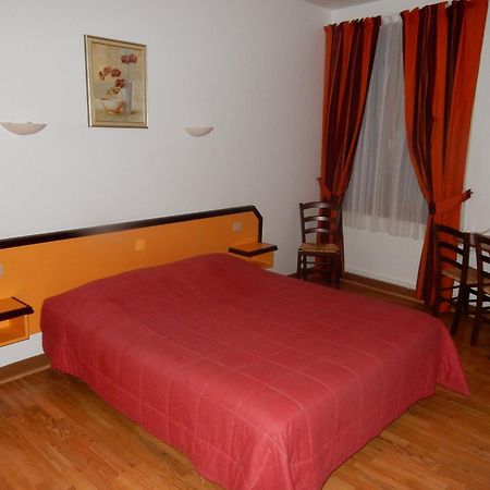 Logis Hotel Saint-Hubert Cour-Cheverny Rom bilde