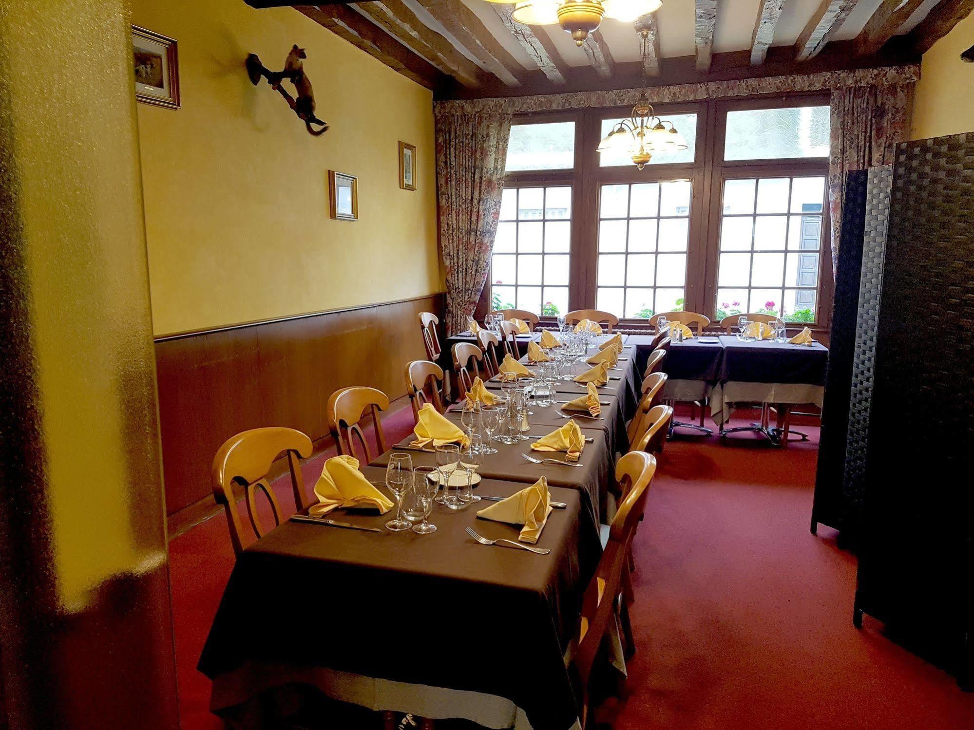 Logis Hotel Saint-Hubert Cour-Cheverny Eksteriør bilde