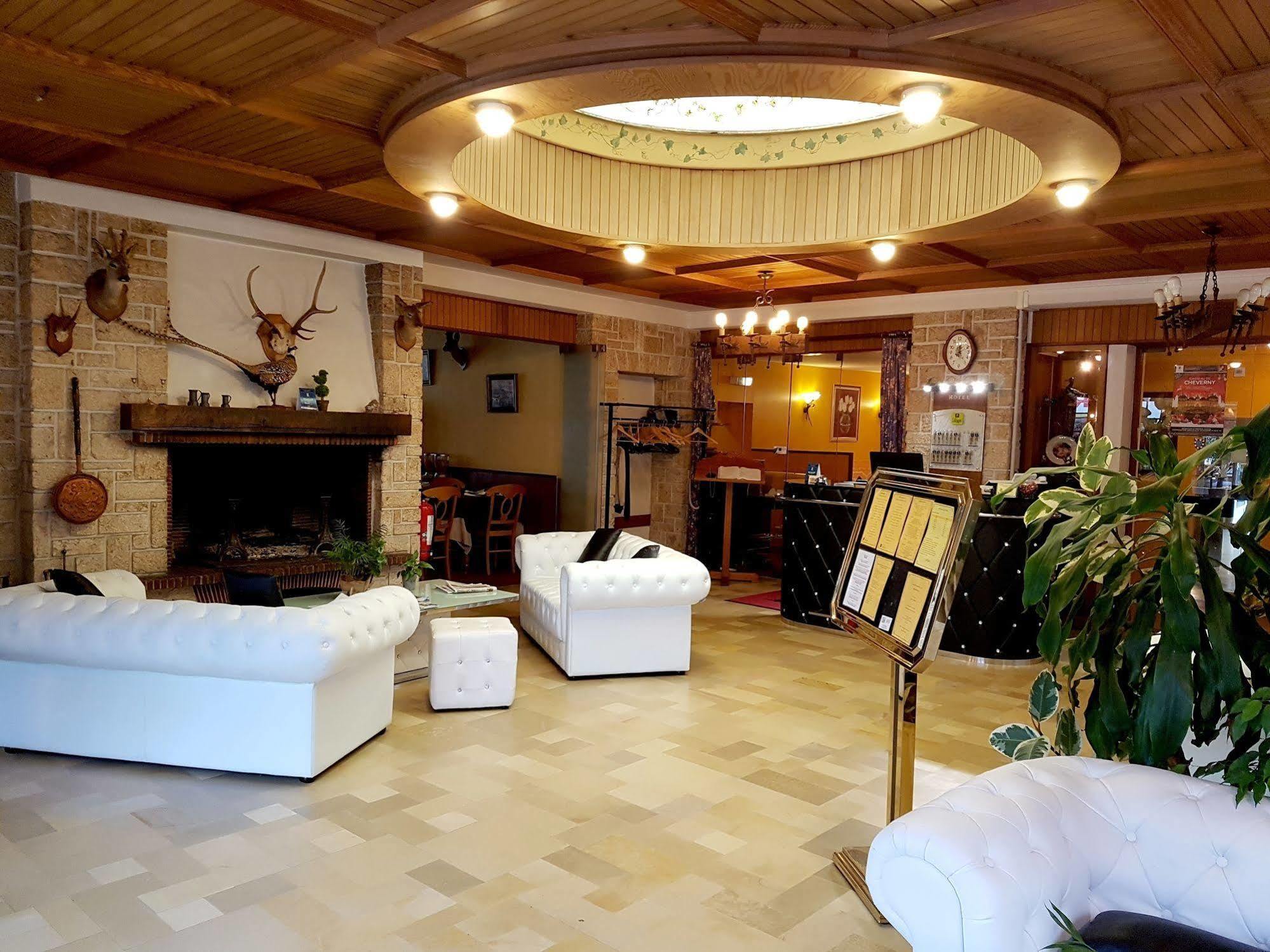 Logis Hotel Saint-Hubert Cour-Cheverny Eksteriør bilde